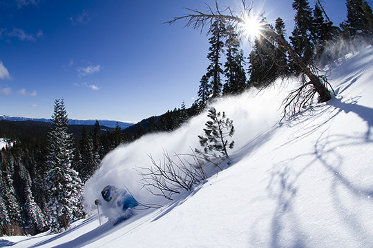 deep powder snow turn